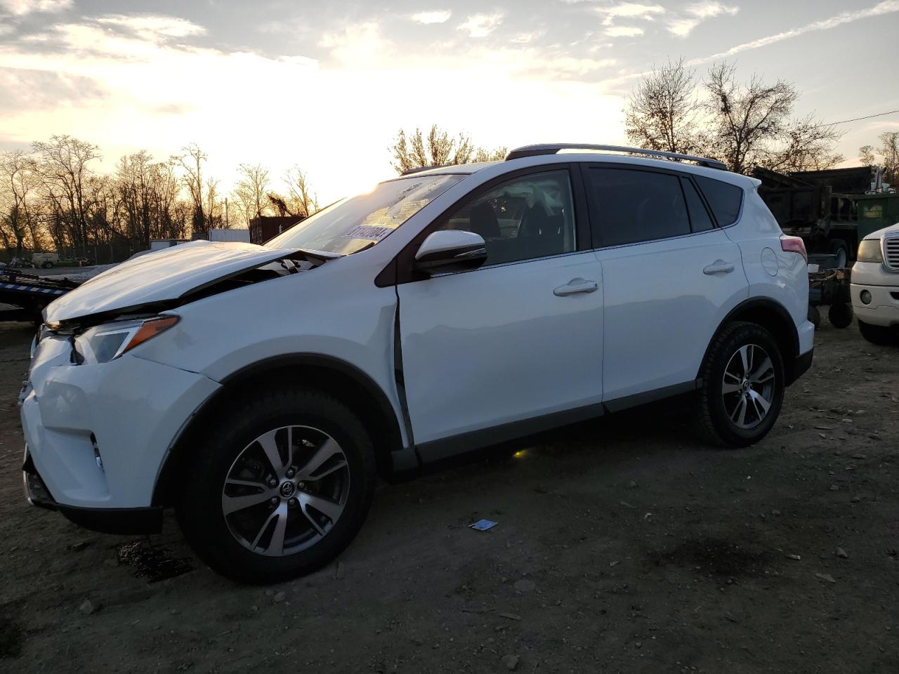 2018 Toyota RAV 4 VIN JTMRFREV1JJ181801