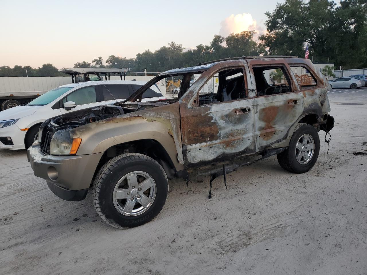 2005 Jeep Grand Cherokee VIN 1J4HR58235C727774