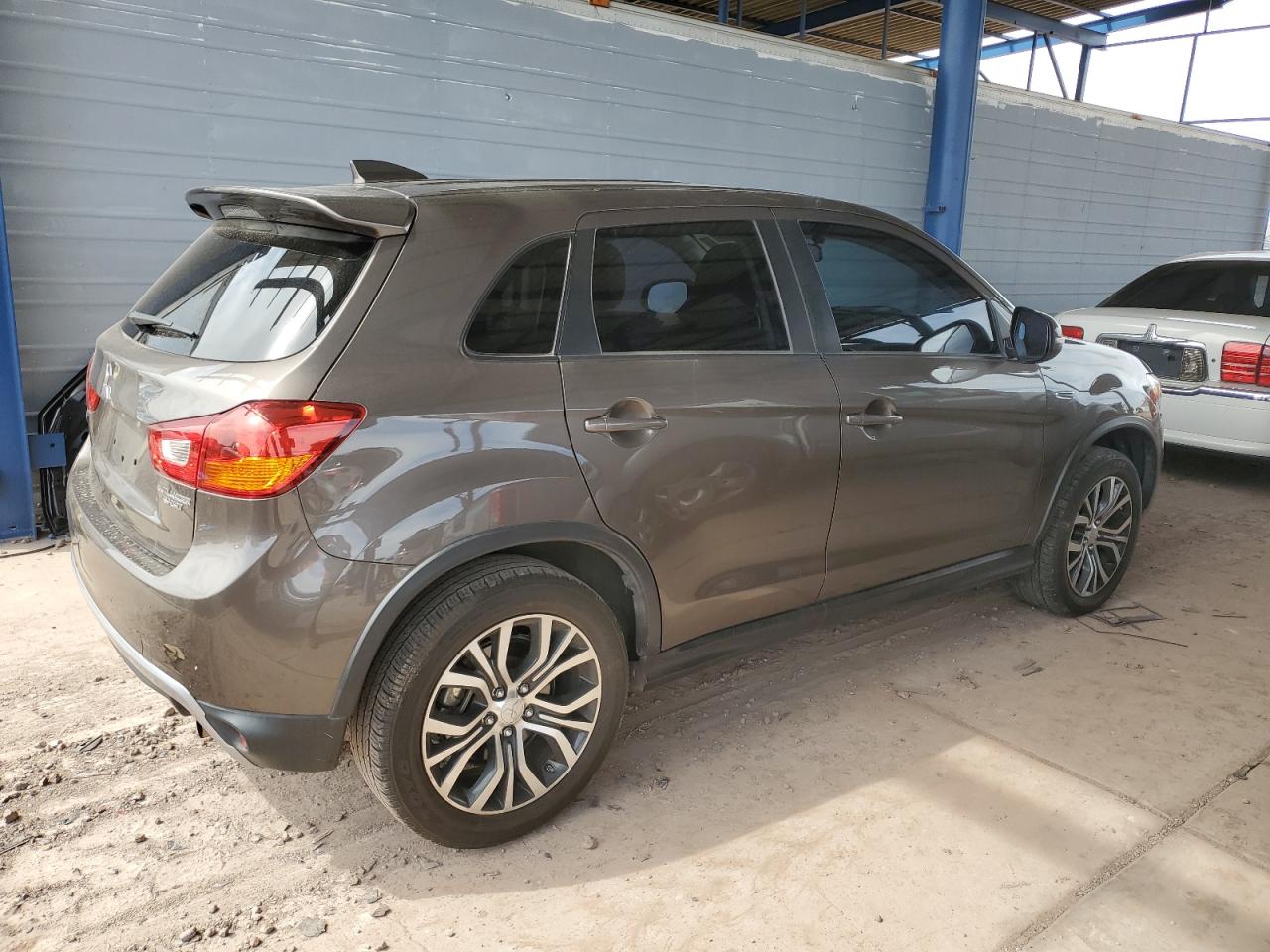 2017 Mitsubishi Outlander VIN JA4AP3AU6HZ018720 Copart auction photo, minor dent/scratches damage thumbnail 3