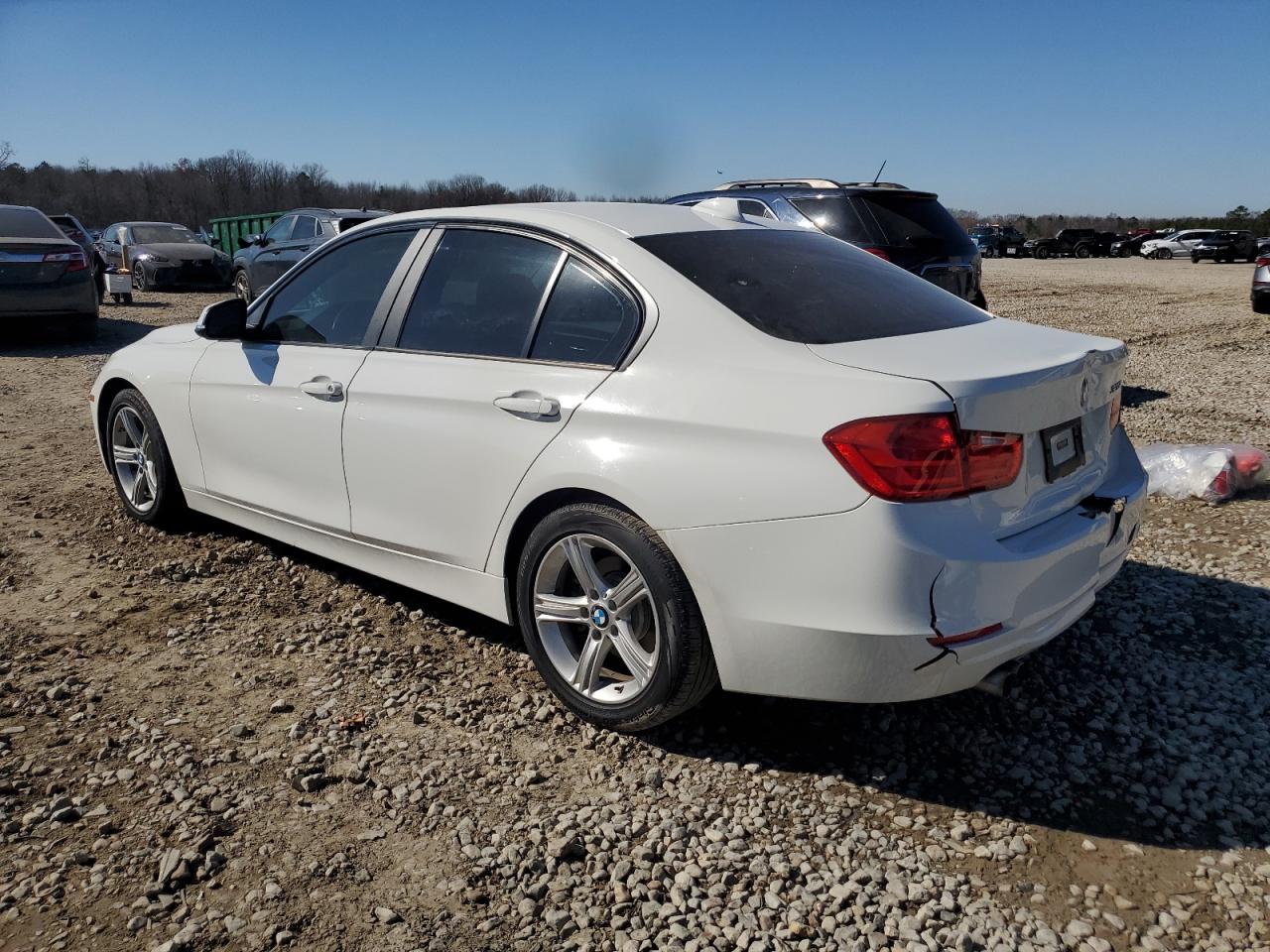2015 BMW 3er VIN WBA3C1C59FK120469 Copart auction photo, rear end damage thumbnail 2
