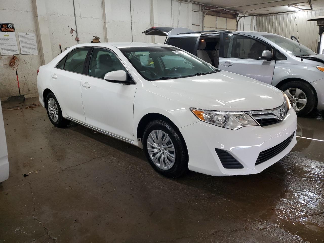 2014 Toyota Camry VIN 4T4BF1FK2ER349460 Copart auction photo, minor dent/scratches damage thumbnail 4