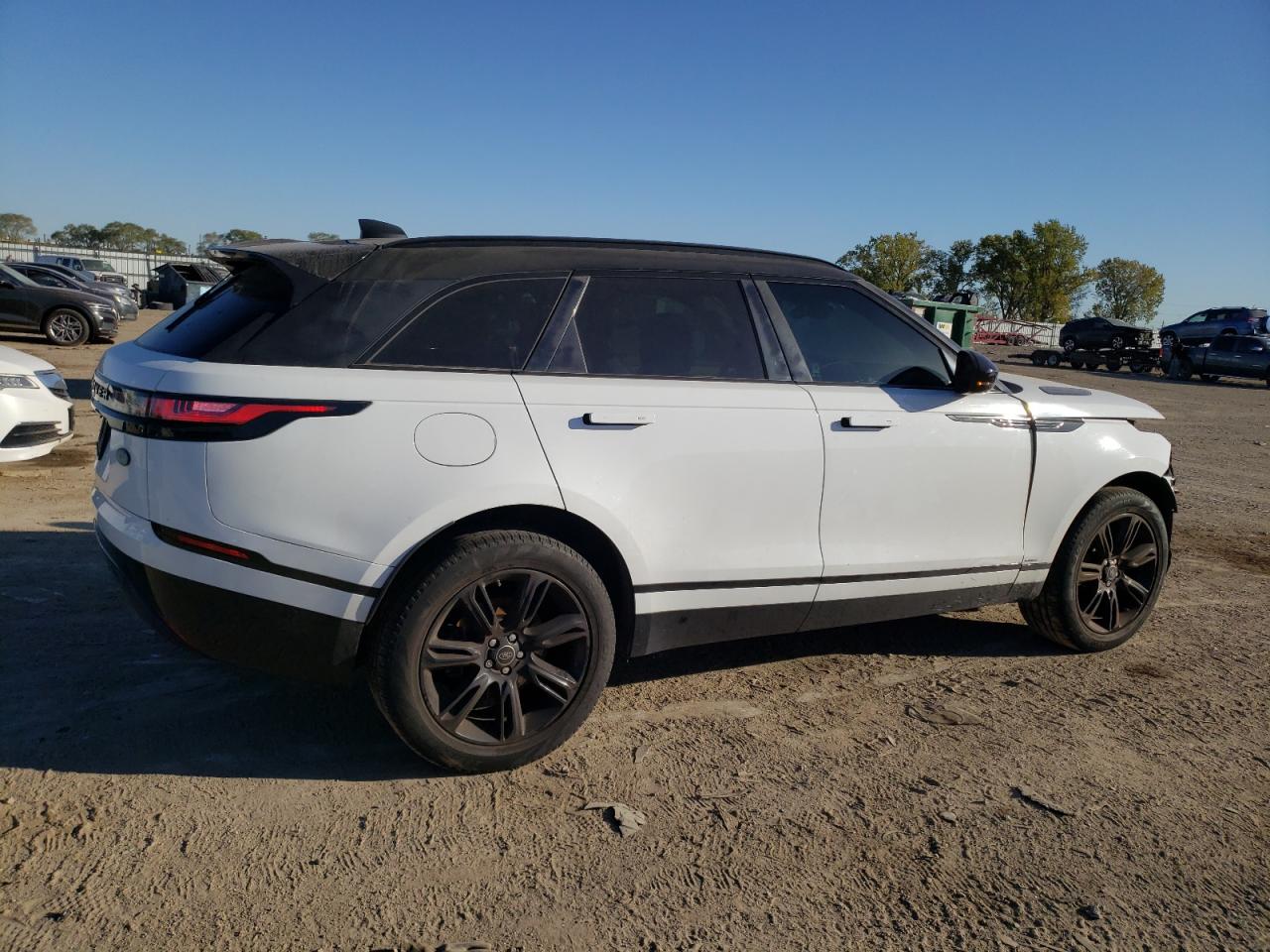 2018 Land Rover Range Rover VIN SALYL2RX1JA735645 Copart auction photo, front end damage thumbnail 3