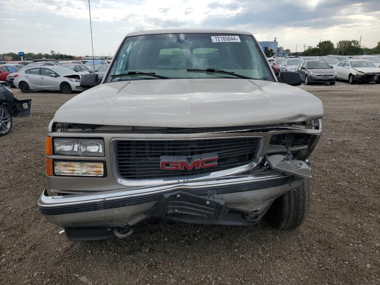 1999 GMC Yukon VIN 1GKEK13R9XJ787877 Copart auction photo, front end damage thumbnail 5