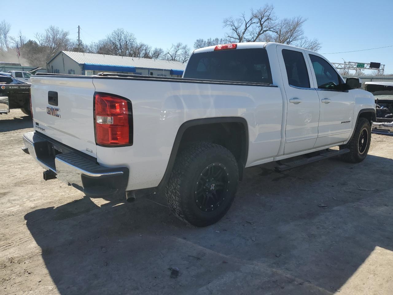 2015 GMC Sierra VIN 1GTR1UEC7FZ432880 Copart auction photo, front end damage thumbnail 3