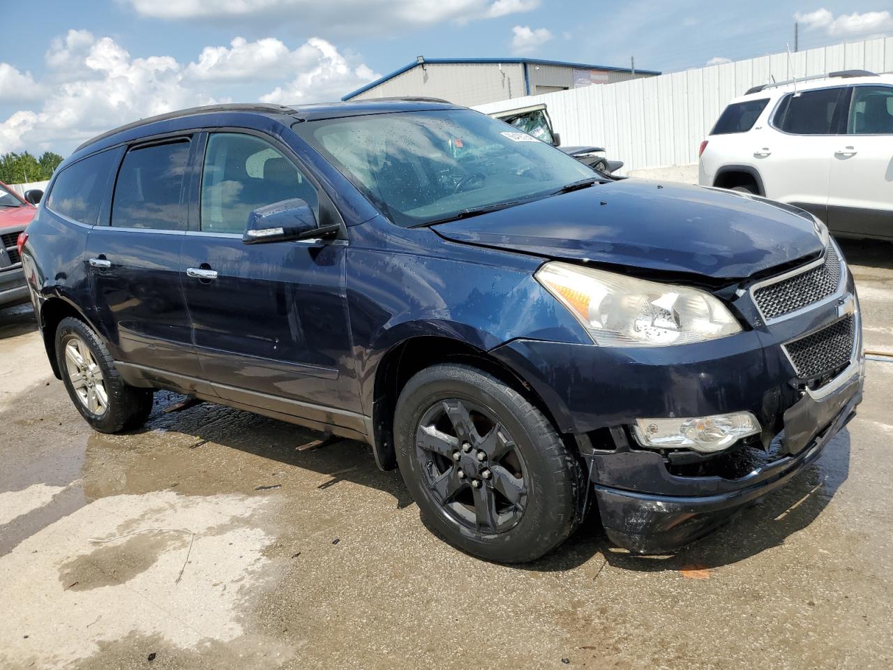 2011 Chevrolet Traverse VIN 1GNKRJED8BJ143587 Copart auction photo, front end damage thumbnail 4