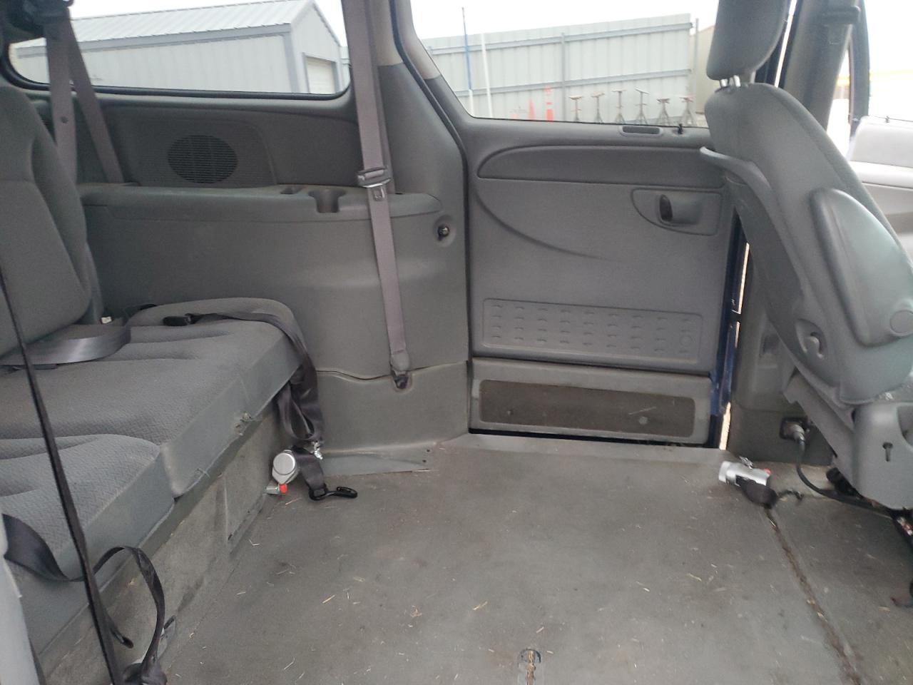 2006 Chrysler Town & Country VIN 2A4GP54L86R753635 Copart auction photo, all over damage thumbnail 11