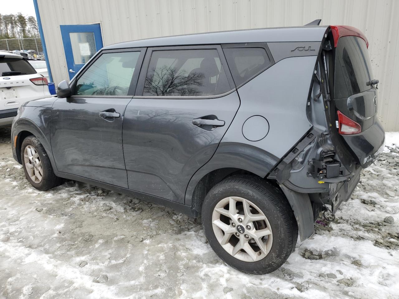 2021 KIA Soul VIN KNDJ23AU1M7768889 Copart auction photo, rear end / side damage thumbnail 2