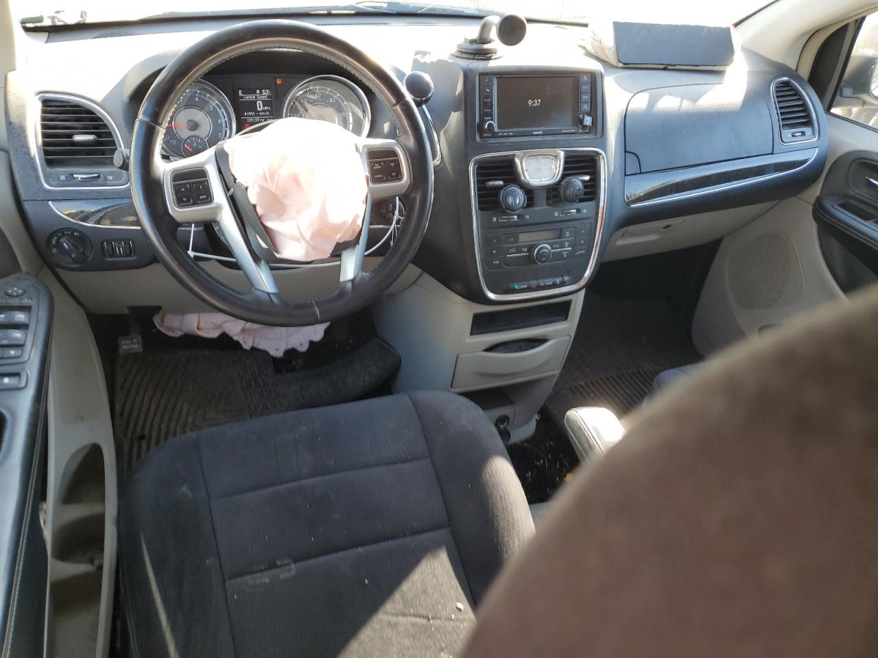 2011 Chrysler Town & Country VIN 2A4RR5DG1BR687736 Copart auction photo, front end damage thumbnail 8