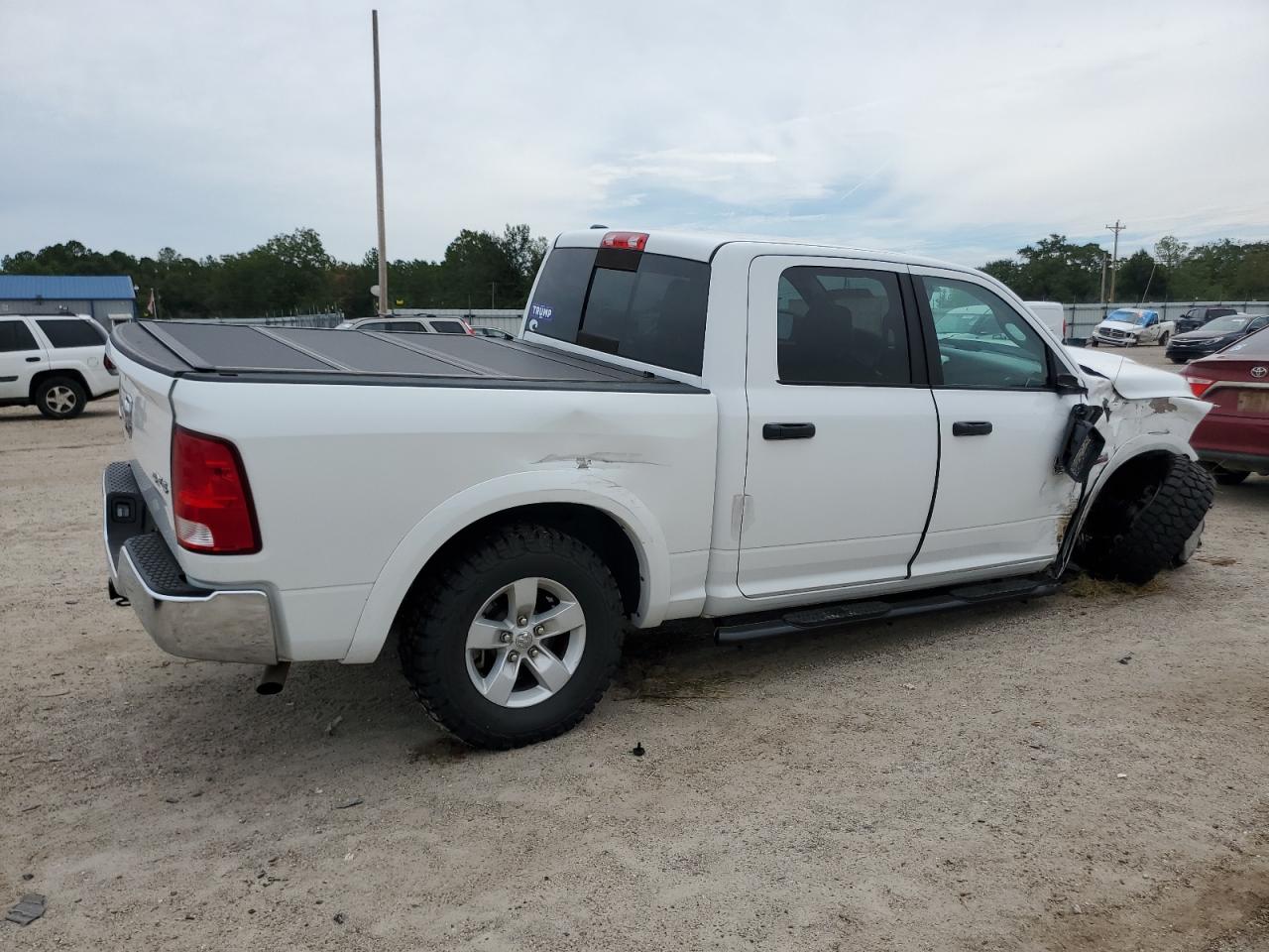 2017 RAM 1500 VIN 1C6RR7LT1HS777175 Copart auction photo, front end / side damage thumbnail 3