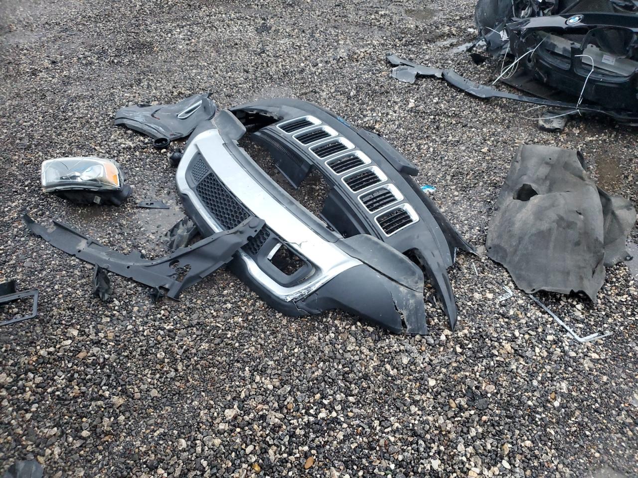 2014 Jeep Grand Cherokee VIN 1C4RJFAG2EC309090 Copart auction photo, front end / minor dent/scratches damage thumbnail 12