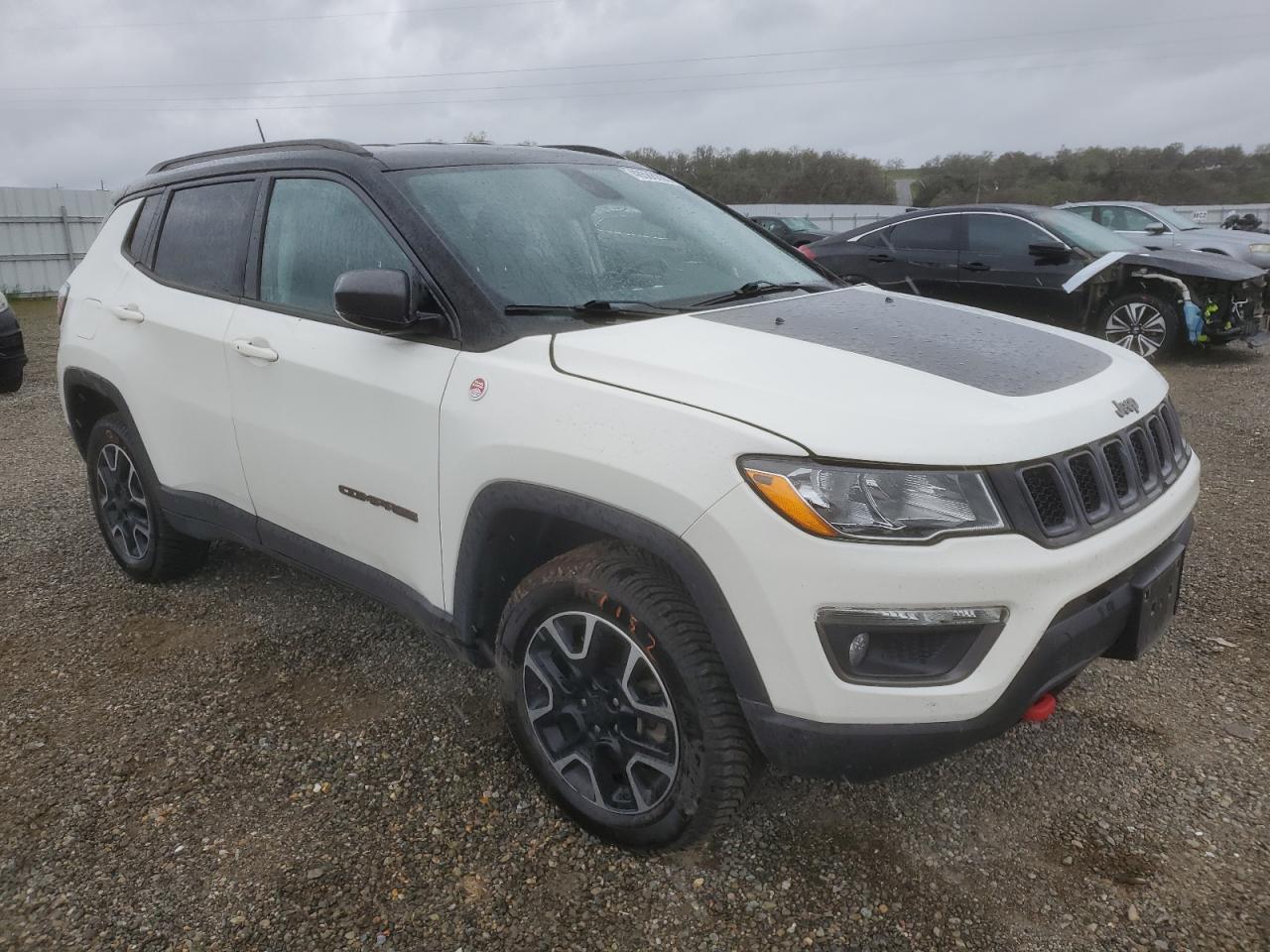 2019 Jeep Compass VIN 3C4NJDDB4KT790351 Copart auction photo, side / front end damage thumbnail 4