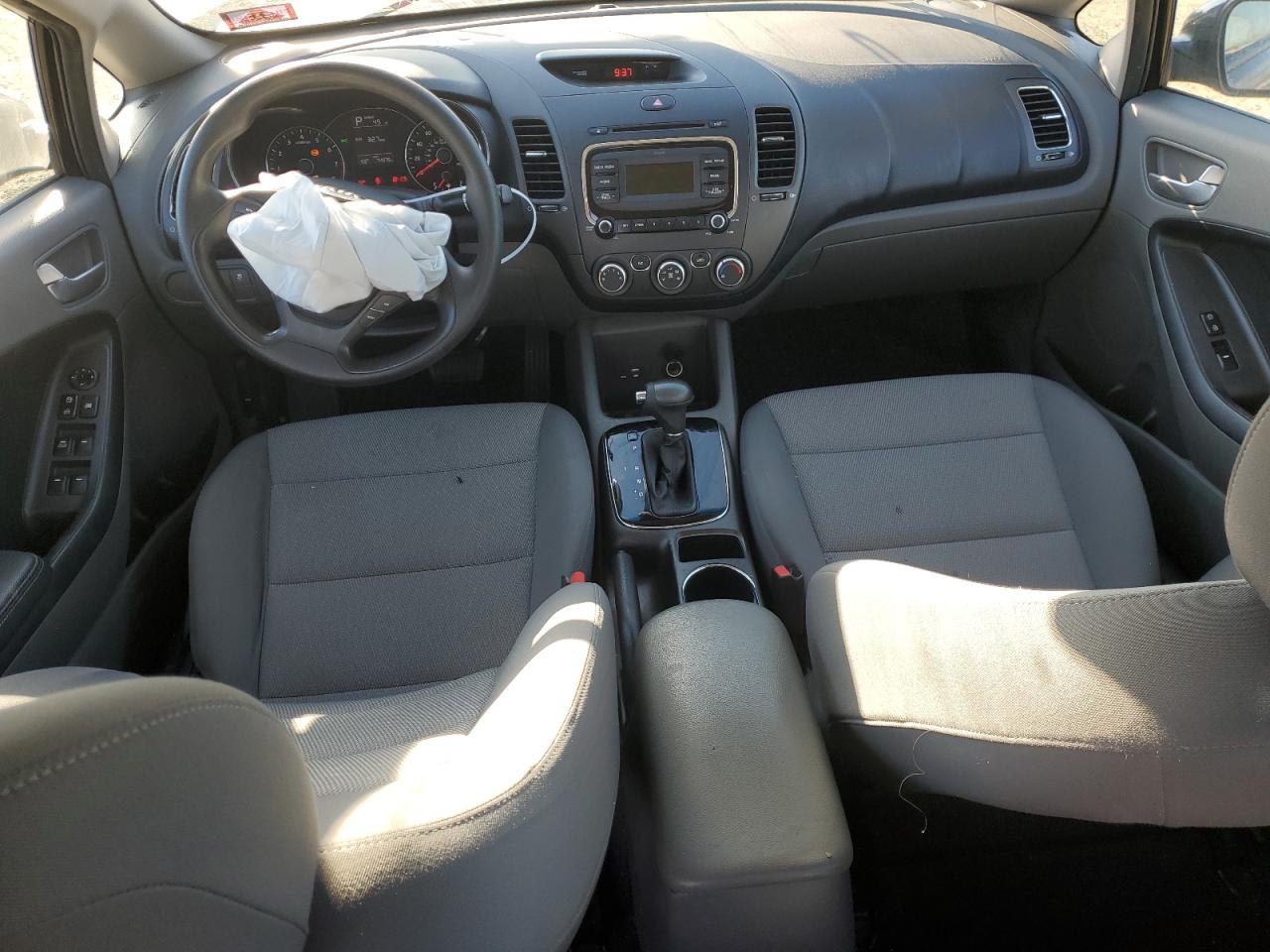 2017 KIA Forte VIN 3KPFK4A7XHE124819 Copart auction photo, front end damage thumbnail 8