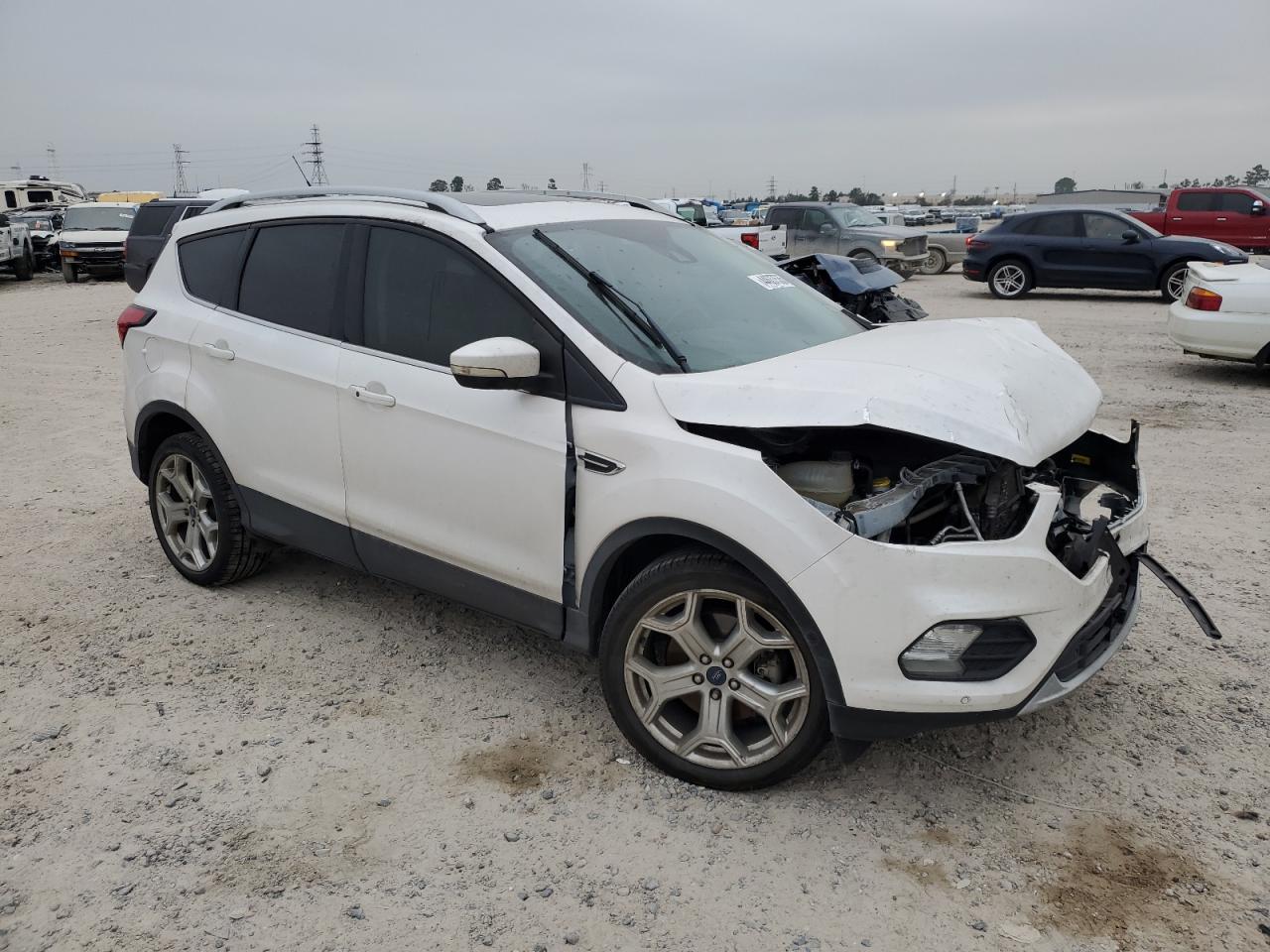 2019 Ford Escape VIN 1FMCU0J98KUB56745 Copart auction photo, front end / minor dent/scratches damage thumbnail 4