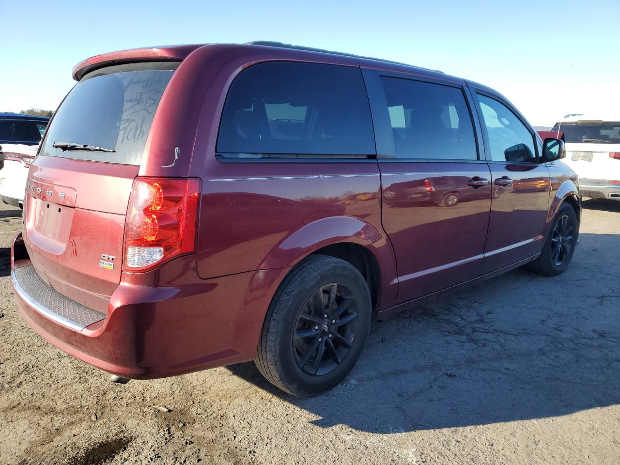 2019 Dodge Caravan VIN 2C4RDGEG9KR679723 Copart auction photo, front end / side damage thumbnail 3