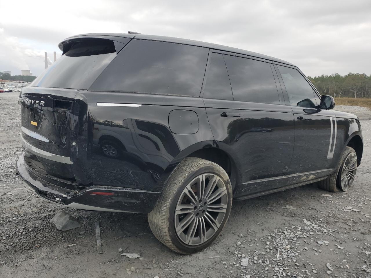 2024 Land Rover Range Rover VIN SALK1BE91RA096360 Copart auction photo, rear end / front end damage thumbnail 3