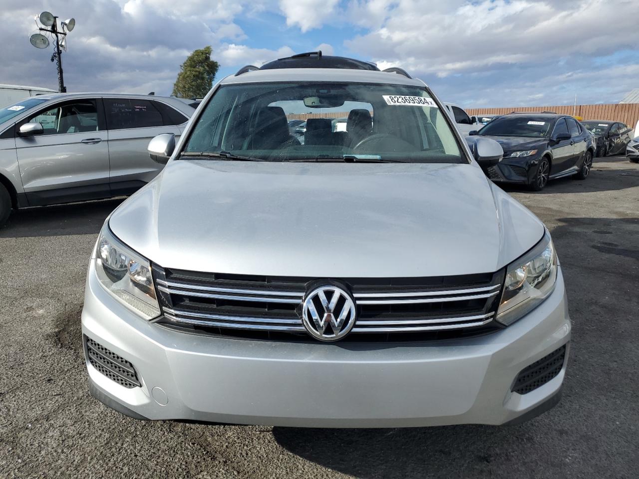 2017 Volkswagen Tiguan VIN WVGAV7AX5HK025210 Copart auction photo, rear end damage thumbnail 5