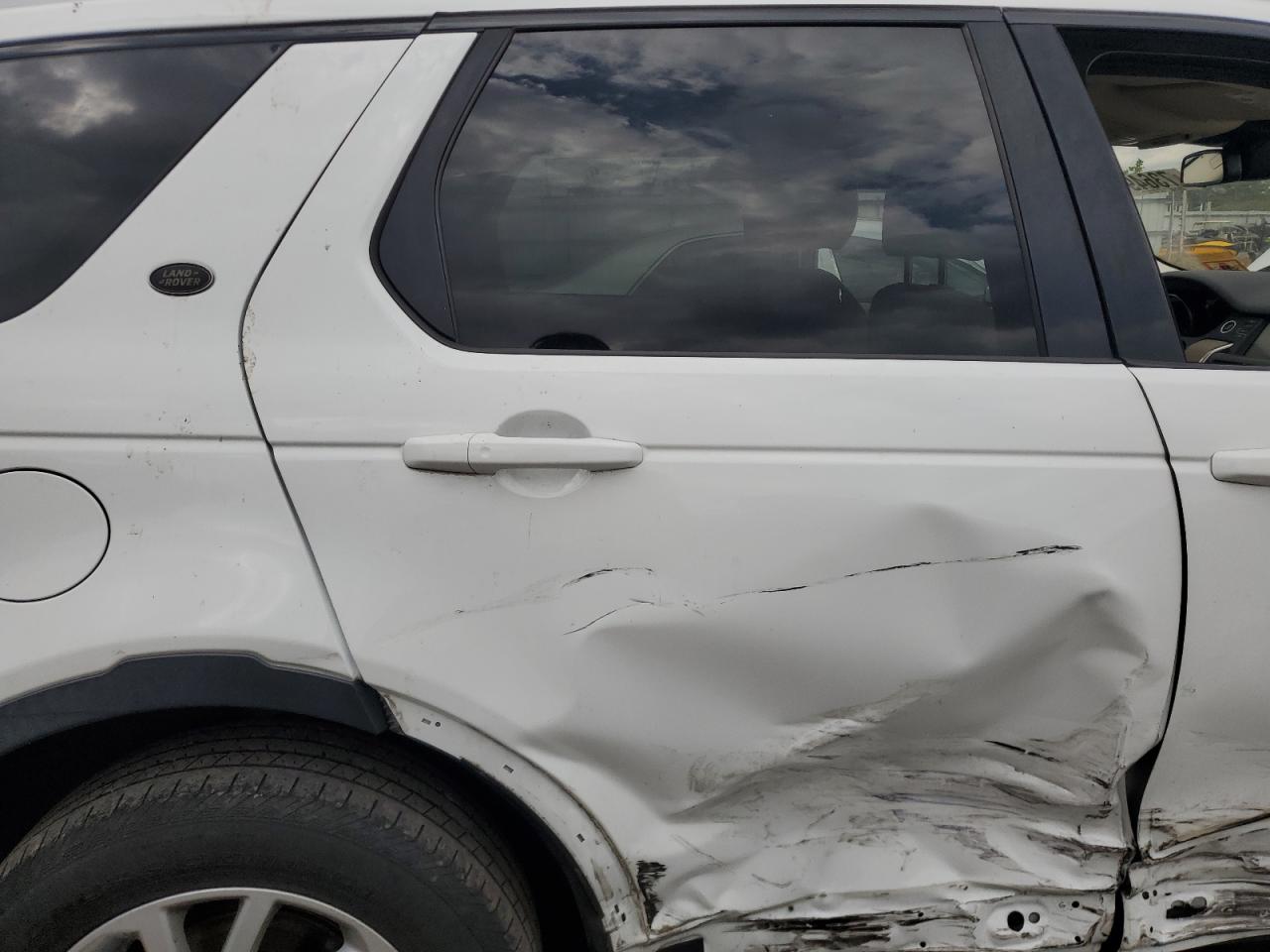 2017 Land Rover Discovery VIN SALCR2BG2HH696620 Copart auction photo, side damage thumbnail 11