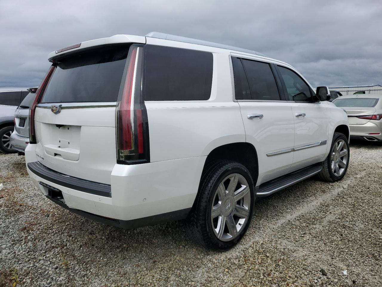 2018 Cadillac Escalade VIN 1GYS3BKJ8JR230894 Copart auction photo, water/flood damage thumbnail 3