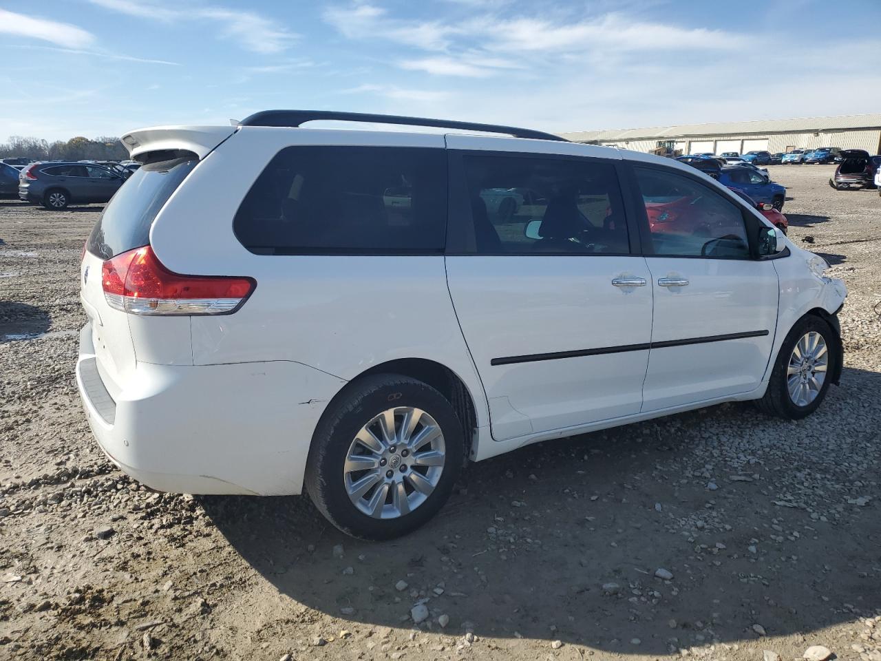 2013 Toyota Sienna VIN 5TDDK3DCXDS053356 Copart auction photo, front end damage thumbnail 3