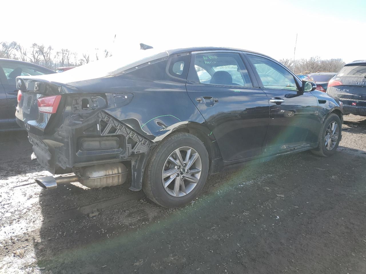 2019 KIA Optima VIN 5XXGT4L3XKG357691 Copart auction photo, vandalism / all over damage thumbnail 3
