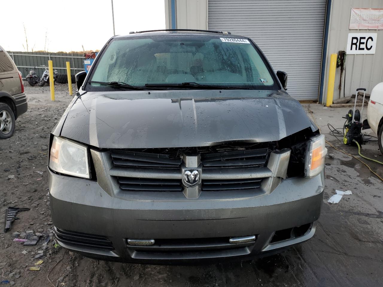 2010 Dodge Caravan VIN 2D4RN3D1XAR332275 Copart auction photo, front end damage thumbnail 5