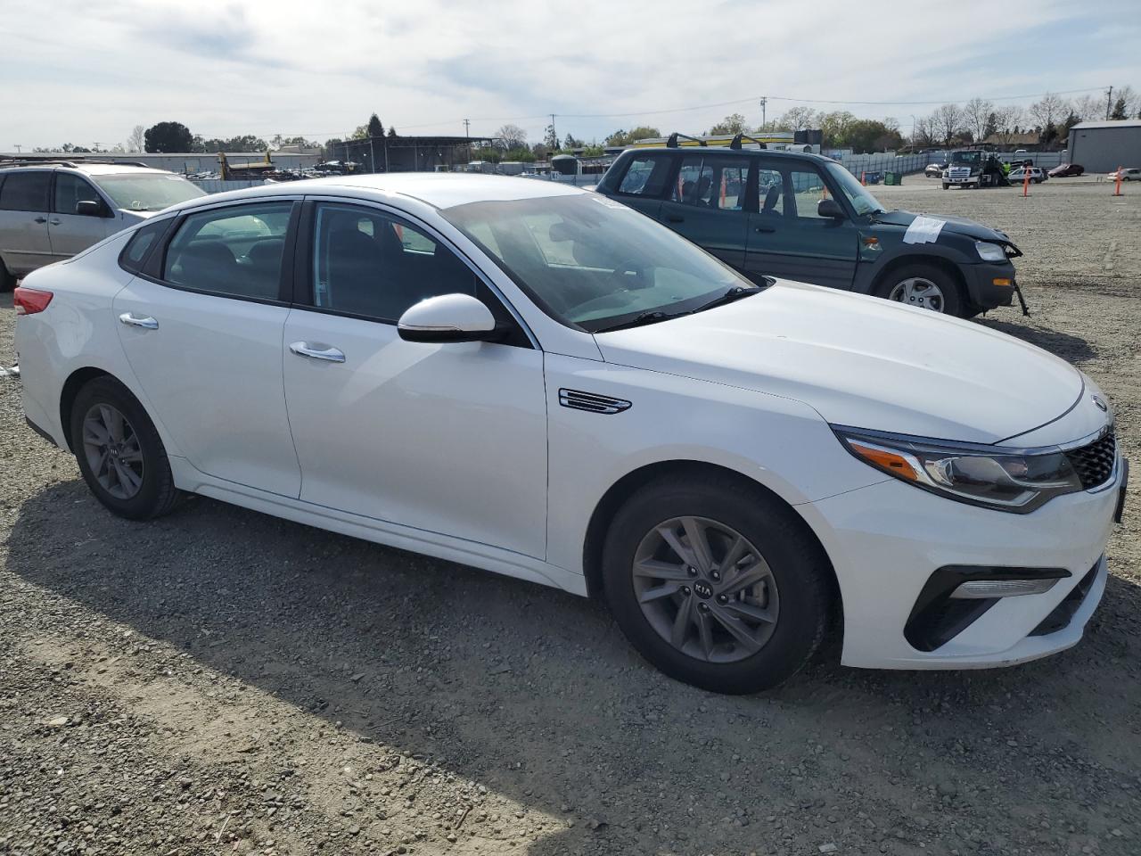 2020 KIA Optima VIN 5XXGT4L3XLG406552 Copart auction photo, side / front end damage thumbnail 4