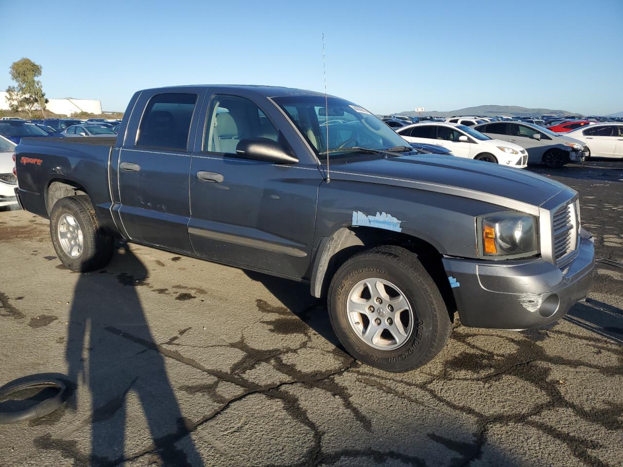 2006 Dodge Dakota VIN 1D7HE48N86S502575 Copart auction photo, minor dent/scratches damage thumbnail 4