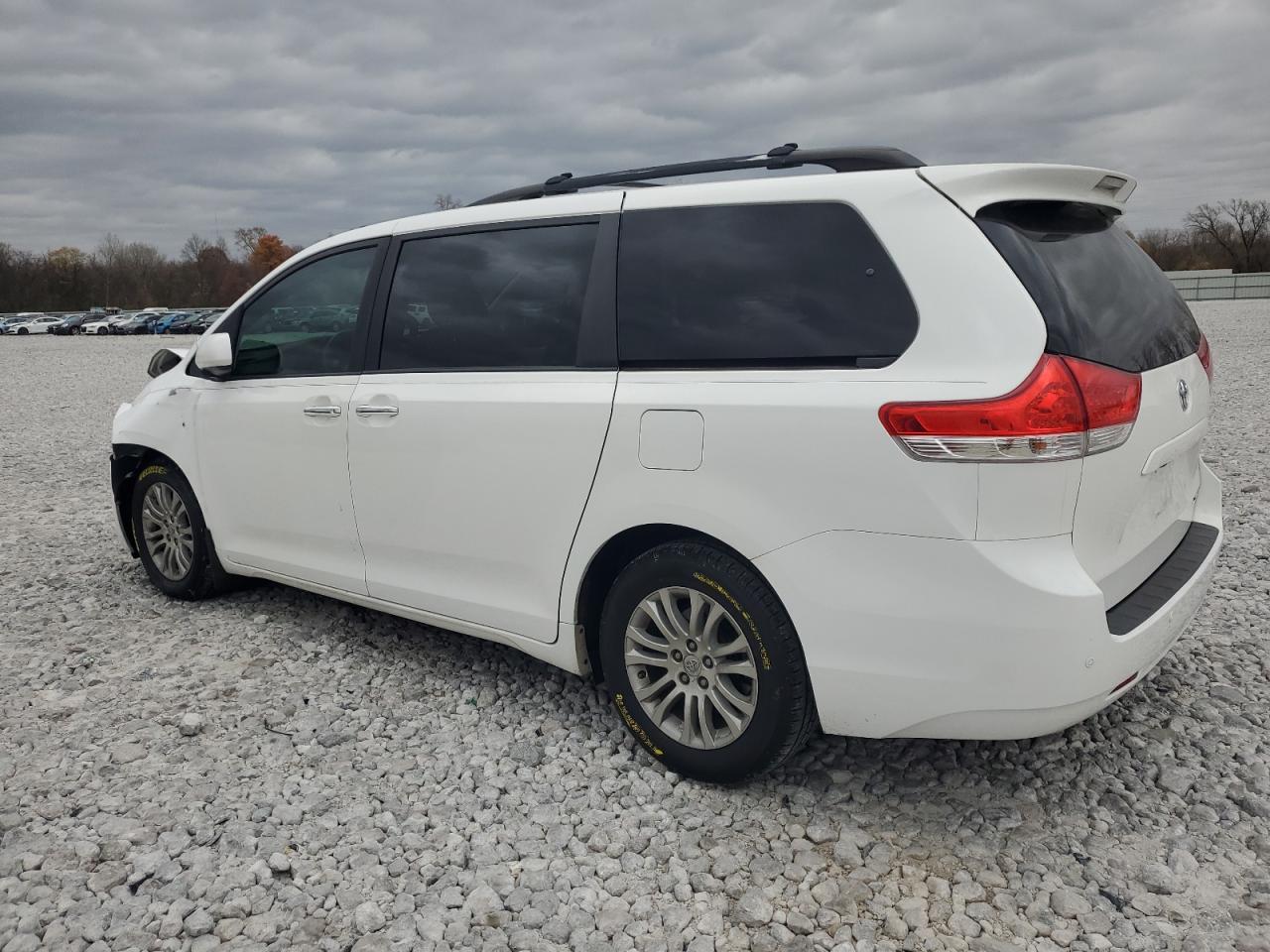 2012 Toyota Sienna VIN 5TDYK3DC0CS198566 Copart auction photo, front end / side damage thumbnail 2