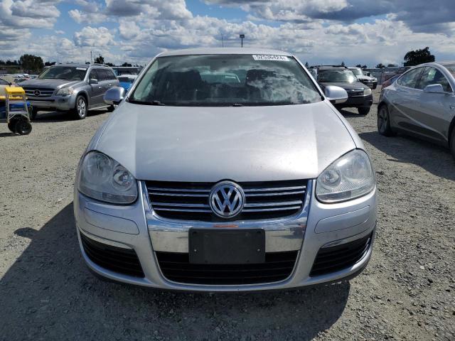 2010 Volkswagen Jetta VIN 3VWAZ7AJ2AM109114 Copart auction photo, rear end damage thumbnail 5