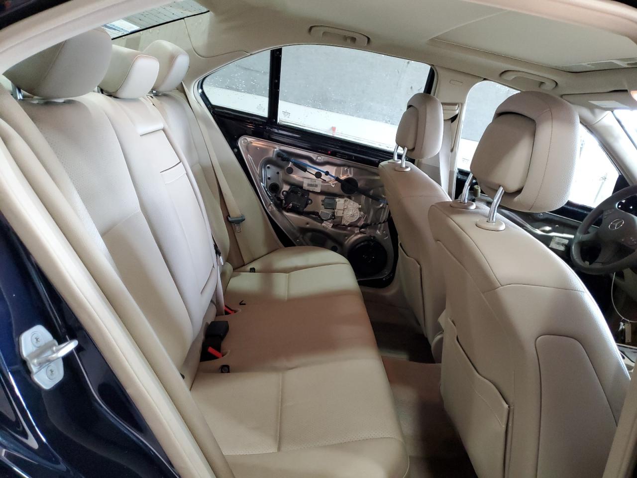 2011 Mercedes-Benz C-klasse VIN WDDGF8BB5BR140611 Copart auction photo, all over damage thumbnail 10