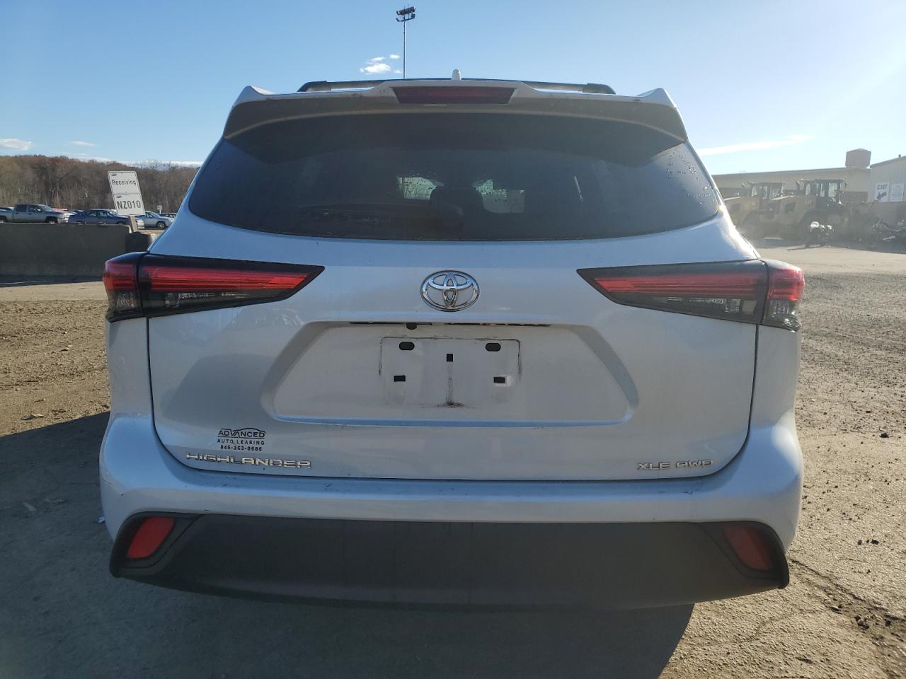 2022 Toyota Highlander VIN 5TDHZRBH9NS592308 Copart auction photo, rear end / minor dent/scratches damage thumbnail 6