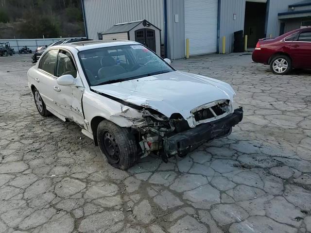 2002 Hyundai Sonata VIN KMHWF25S32A581260 Copart auction photo, front end / water/flood damage thumbnail 10