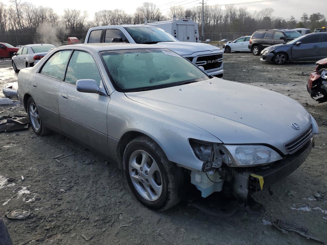 2001 Lexus ES VIN JT8BF28G215106909 Copart auction photo, front end / side damage thumbnail 4