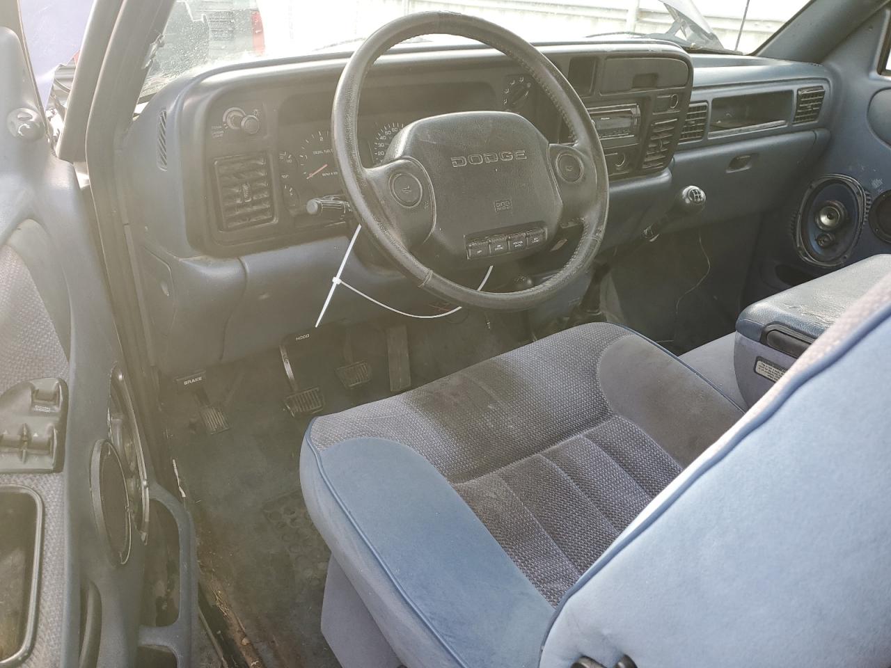 1995 Dodge RAM VIN 1B7KF26CXSS250602 Copart auction photo, side / rear end damage thumbnail 8