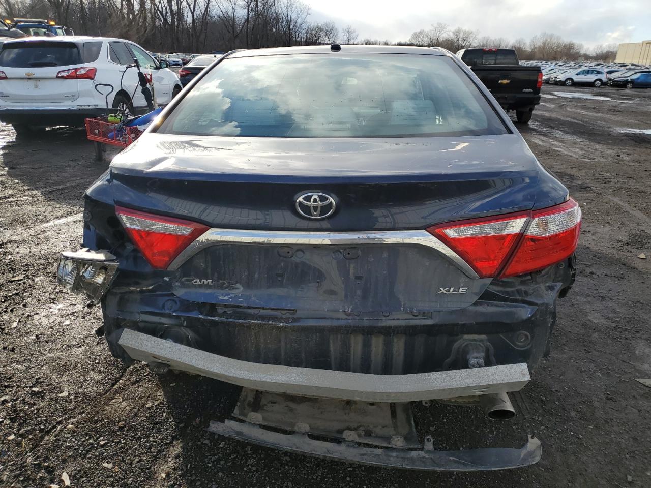 2015 Toyota Camry VIN 4T4BF1FK7FR493555 Copart auction photo, front end / rear end damage thumbnail 6