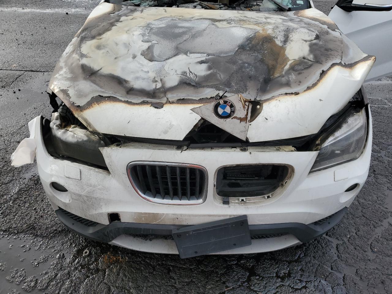 2013 BMW X1 VIN WBAVM5C54DVV89199 Copart auction photo, burn - interior / burn - engine damage thumbnail 11