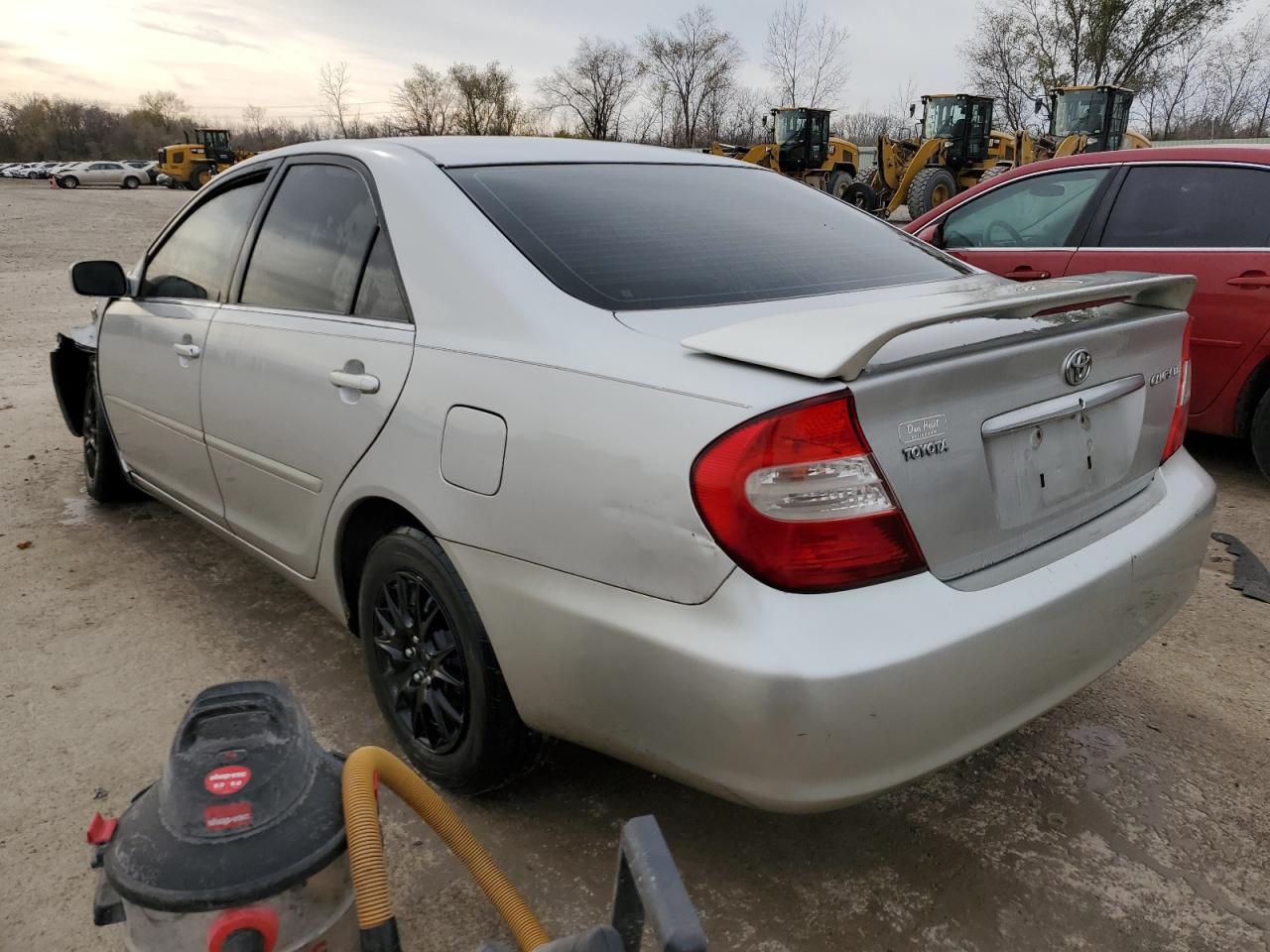 2004 Toyota Camry VIN 4T1BE32K24U336480 Copart auction photo, front end / minor dent/scratches damage thumbnail 2