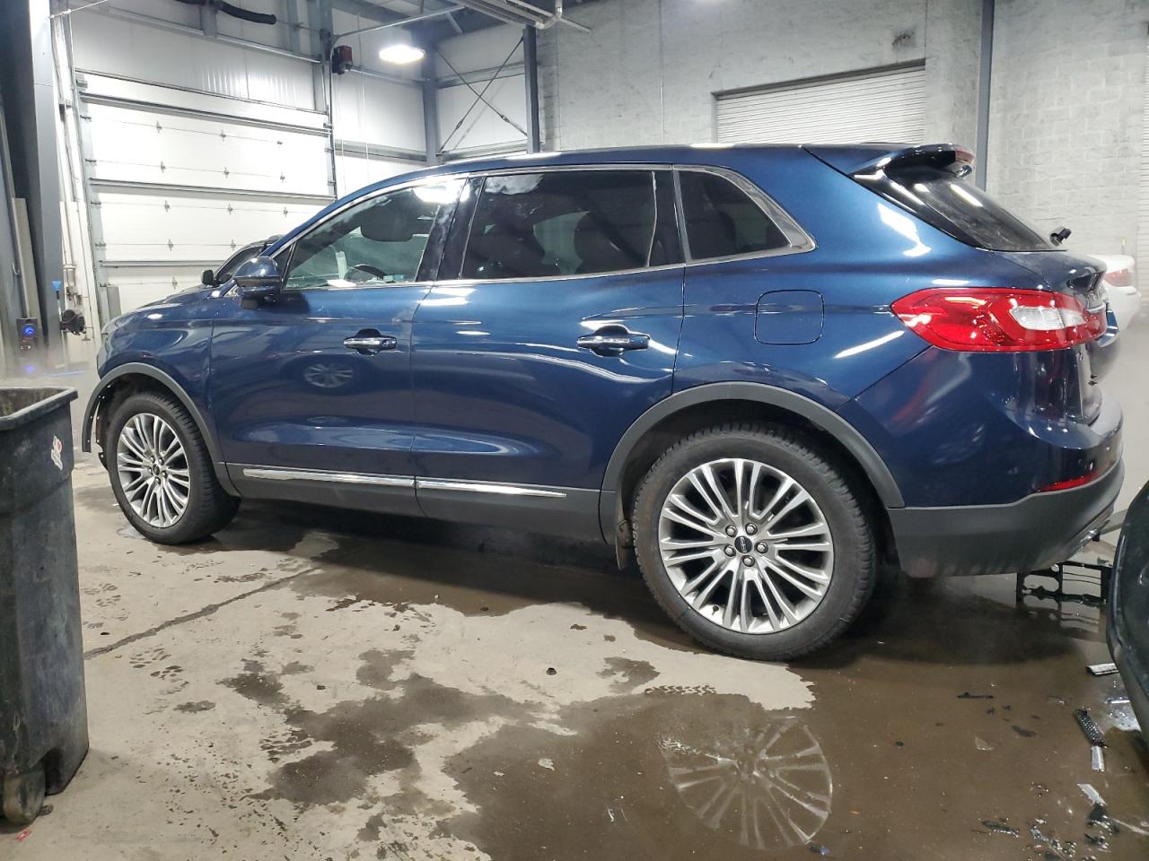 2017 Lincoln MKX VIN 2LMPJ8LR8HBL46201 Copart auction photo, front end damage thumbnail 2