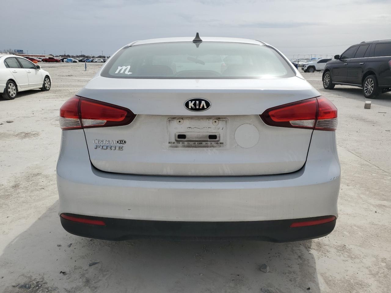 2017 KIA Forte VIN 3KPFK4A74HE108311 Copart auction photo, front end / minor dent/scratches damage thumbnail 6