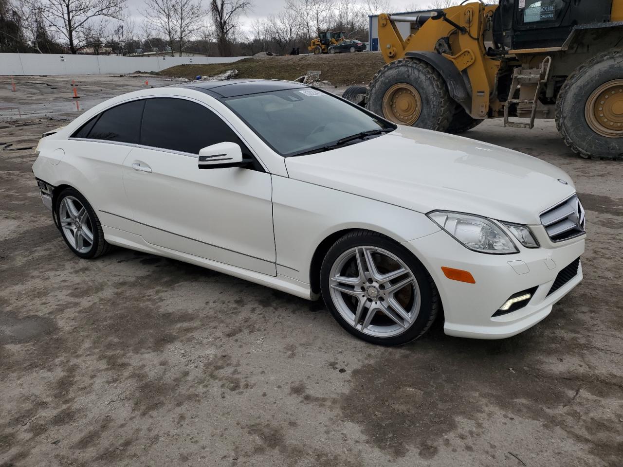 2011 Mercedes-Benz E-klasse VIN WDDKJ7CB6BF072225 Copart auction photo, rear end damage thumbnail 4