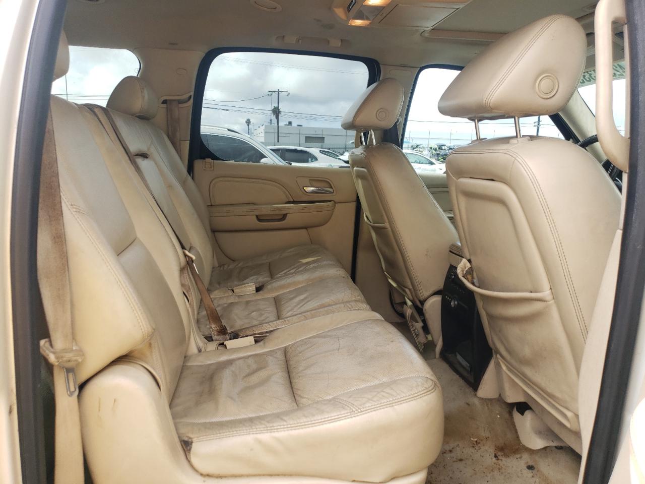 2008 Cadillac Escalade VIN 1GYFK66808R136151 Copart auction photo, burn damage thumbnail 11