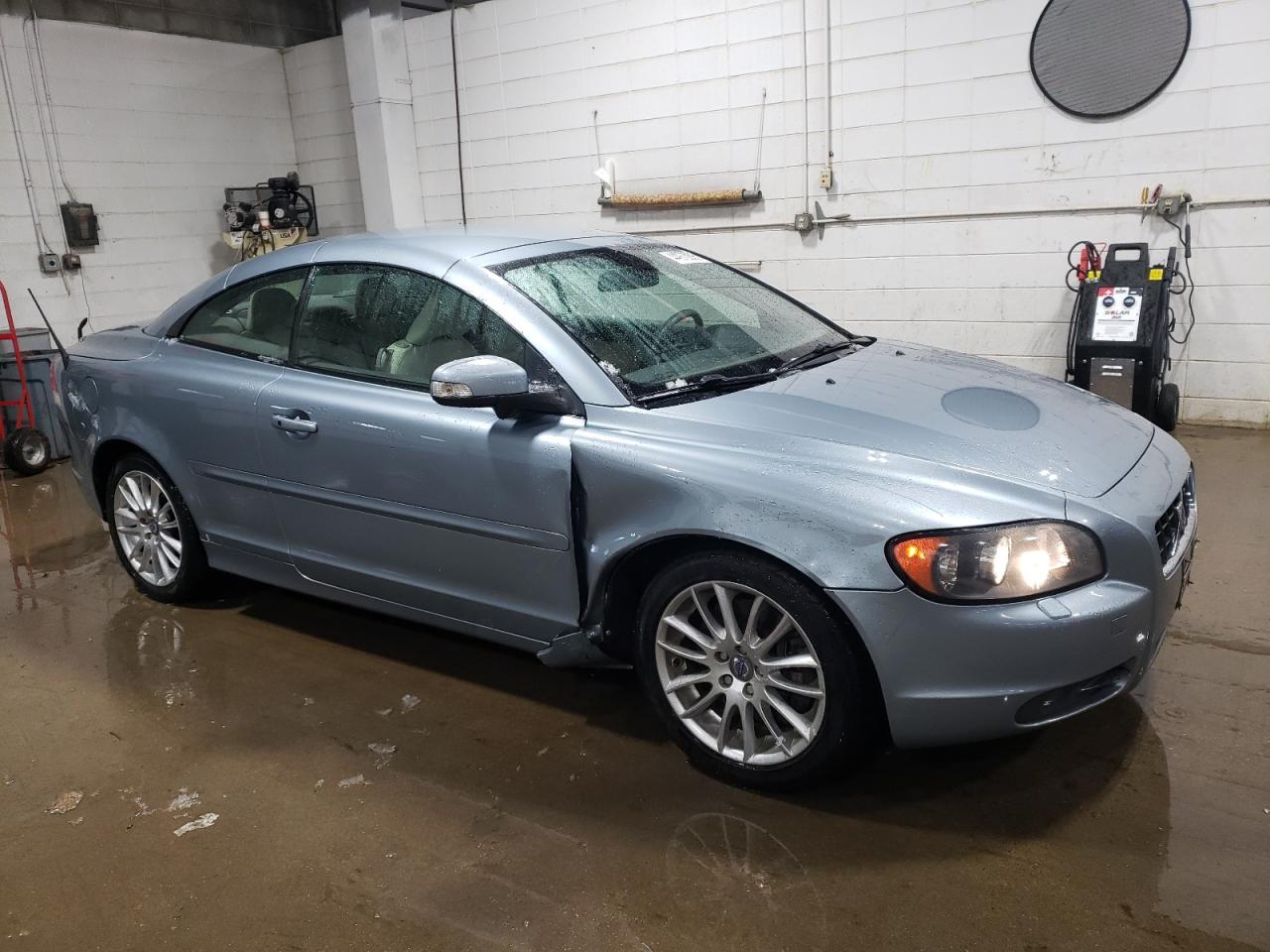2009 Volvo C70 VIN YV1MC67269J072664 Copart auction photo, front end damage thumbnail 4