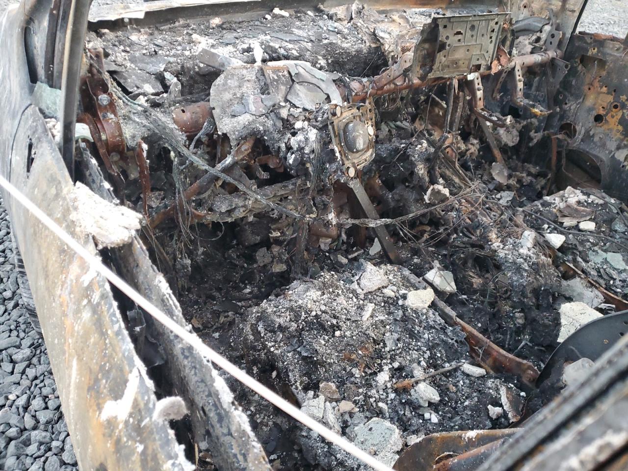 2021 Toyota Sienna VIN 5TDKRKEC9MS014804 Copart auction photo, burn - engine damage thumbnail 8