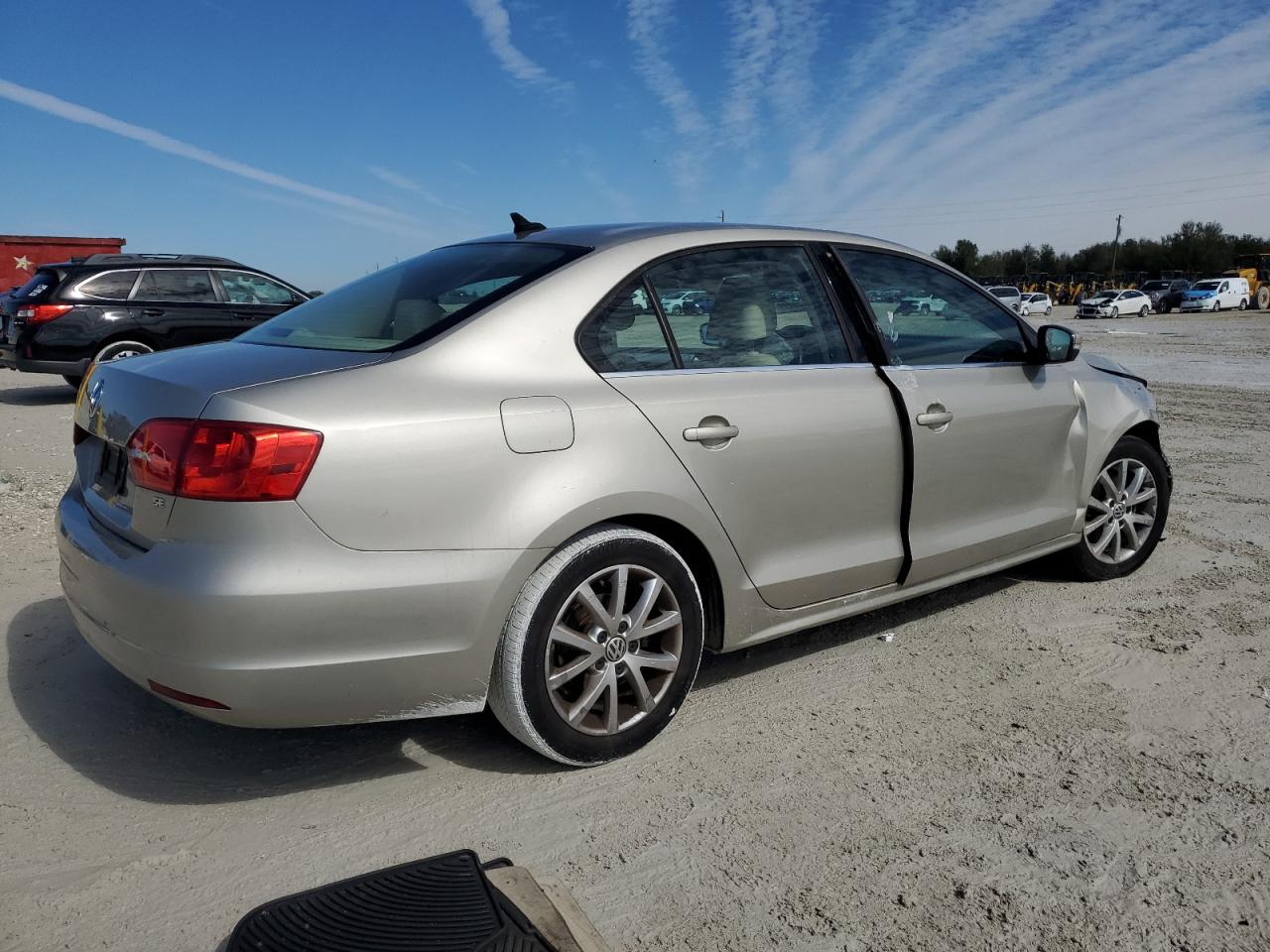 2014 Volkswagen Jetta VIN 3VWD07AJ6EM282390 Copart auction photo, front end / side damage thumbnail 3