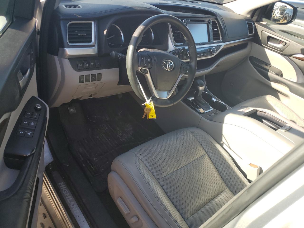 2015 Toyota Highlander VIN 5TDDKRFH2FS207699 Copart auction photo, side damage thumbnail 8