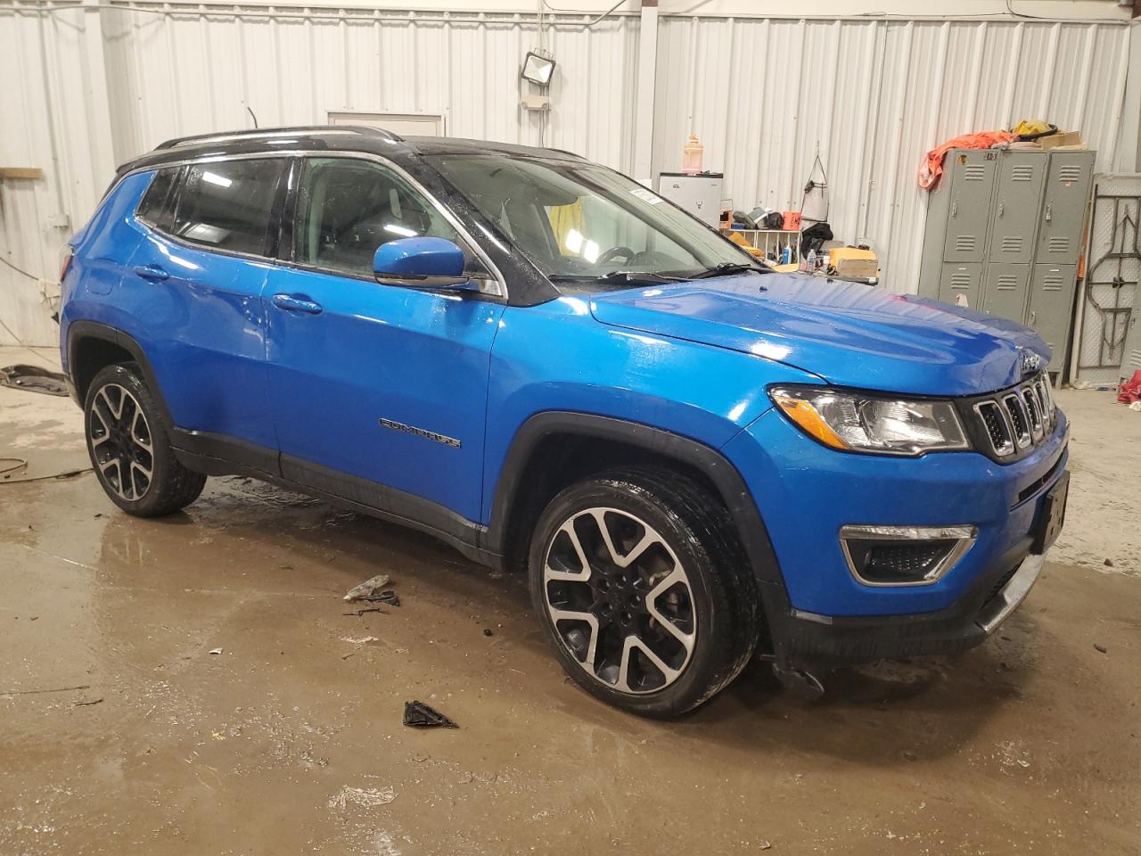 2017 Jeep Compass VIN 3C4NJDCB6HT640493 Copart auction photo, missing/altered vin / front end damage thumbnail 4