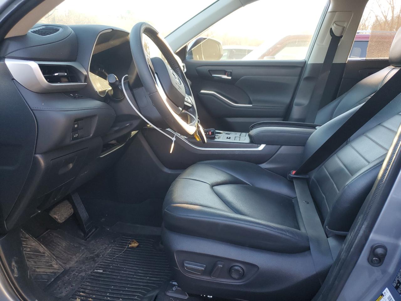 2022 Toyota Highlander VIN 5TDGZRBH9NS173578 Copart auction photo, side / minor dent/scratches damage thumbnail 7