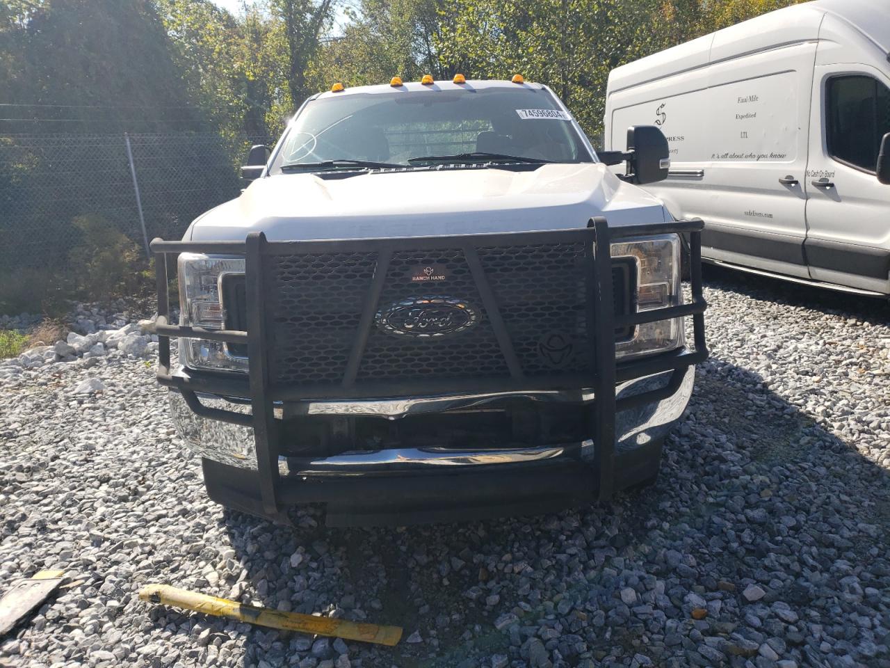 2017 Ford F350 VIN 1FT8W3BT2HED26021 Copart auction photo, front end / mechanical damage thumbnail 5