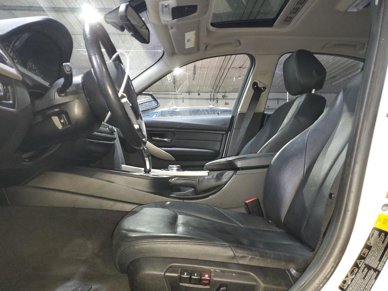 2014 BMW 3er VIN WBA3C3G52ENS68093 Copart auction photo, side / rear end damage thumbnail 7