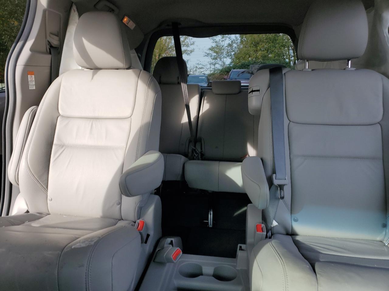 2016 Toyota Sienna VIN 5TDYK3DC0GS744420 Copart auction photo, front end / side damage thumbnail 10